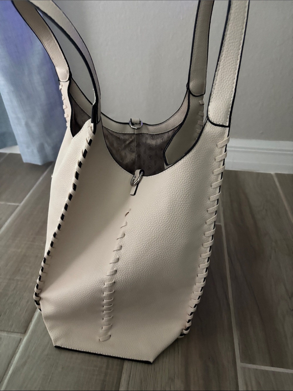 Cream Leather Tote Bag with Contrast Stitching